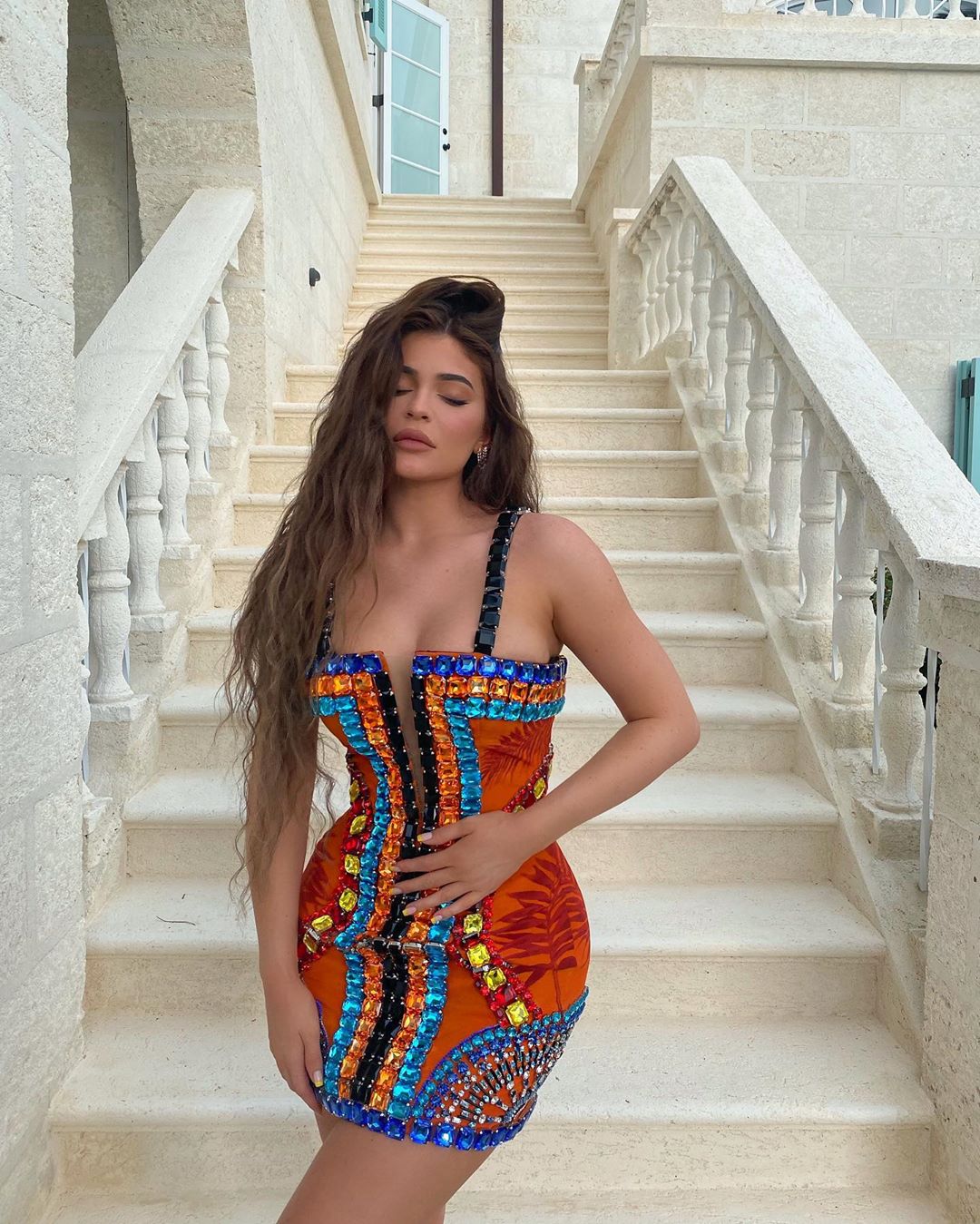 kylie-jenner-balmain-birthday-dress
