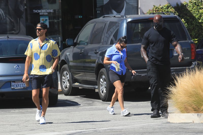 scott-disick-kourtney-kardashian-shopping-together-malibu
