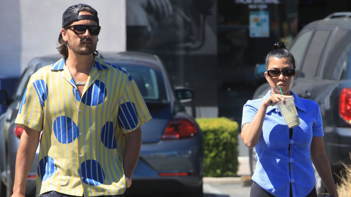 scott-disick-kourtney-kardashian-shopping-together-malibu