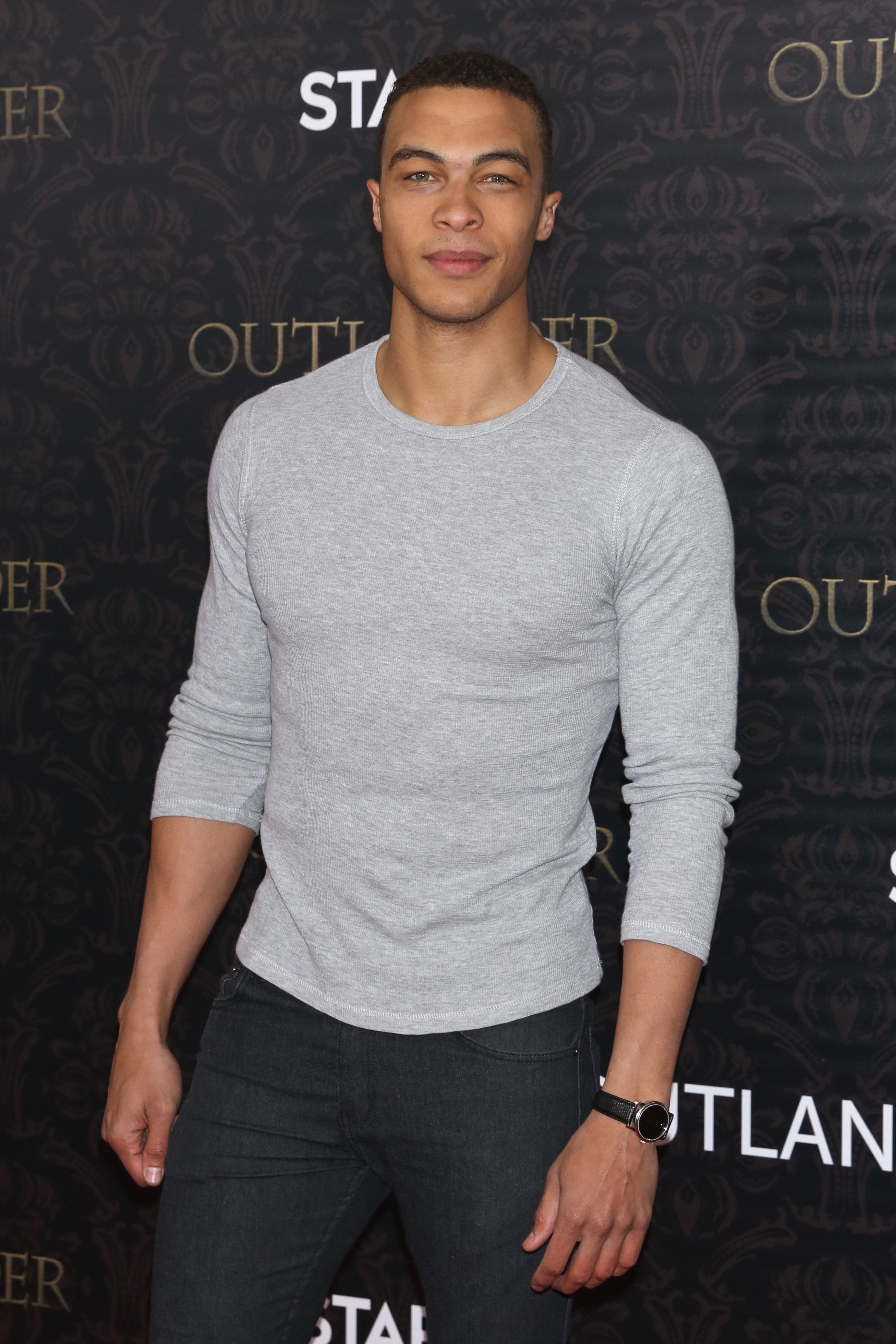 Dale Moss Leaves Bachelorette Set for Home in South Dakota