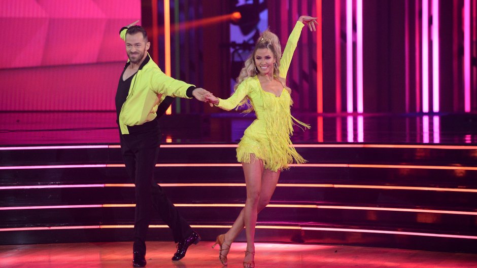 'Dancing With the Stars' Week 1 Scores, Costumes and Dances
