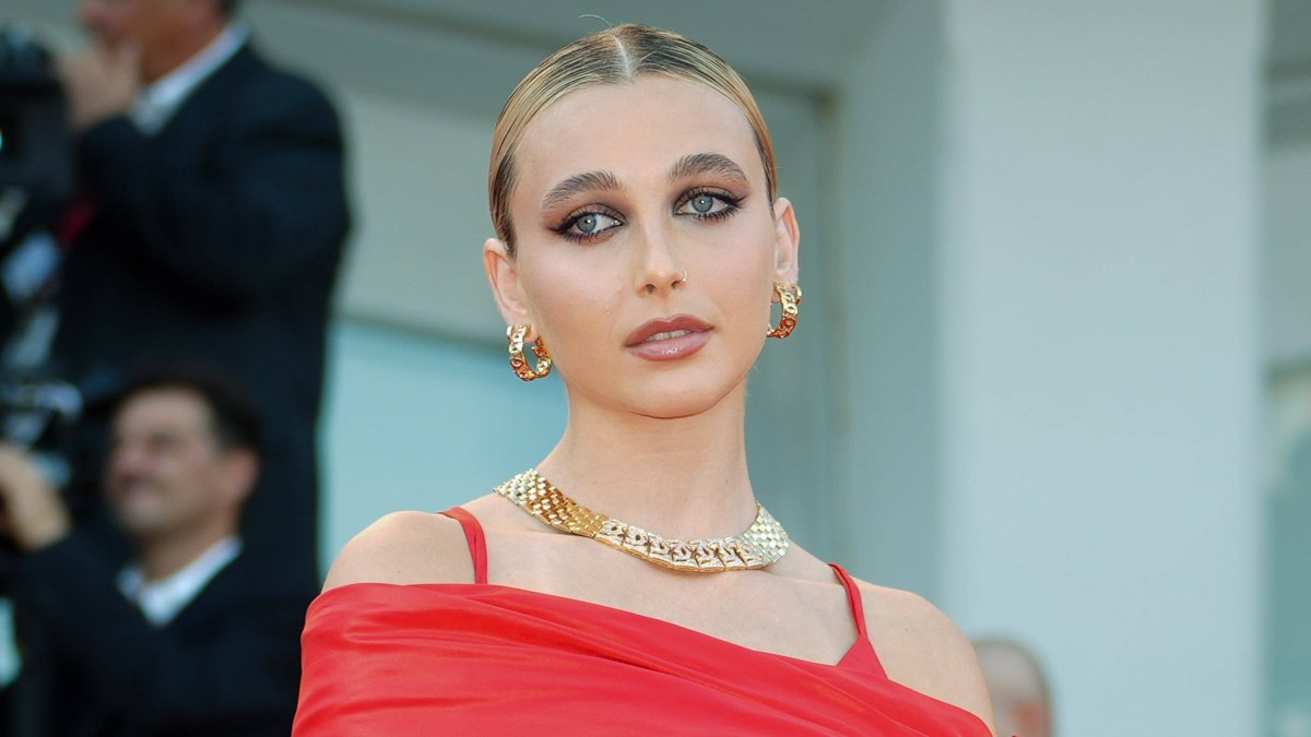 Emma Chamberlain Net Worth, How the YouTube Star Makes Money