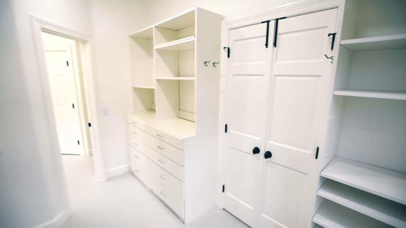 Reese Witherspoon's Closet Makeover on 'The Home Edit': Photos 3