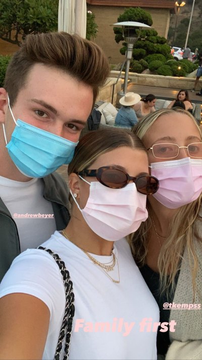 Sofia Richie Relaxes With Friends on Labor Day 