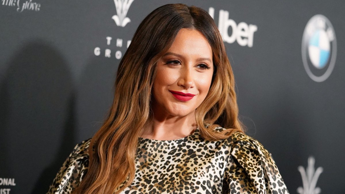 ashley-tisdale-pregnant-baby-closet