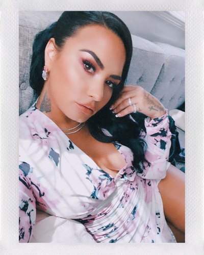 demi-lovato-new-neck-tattoo-after-engagement