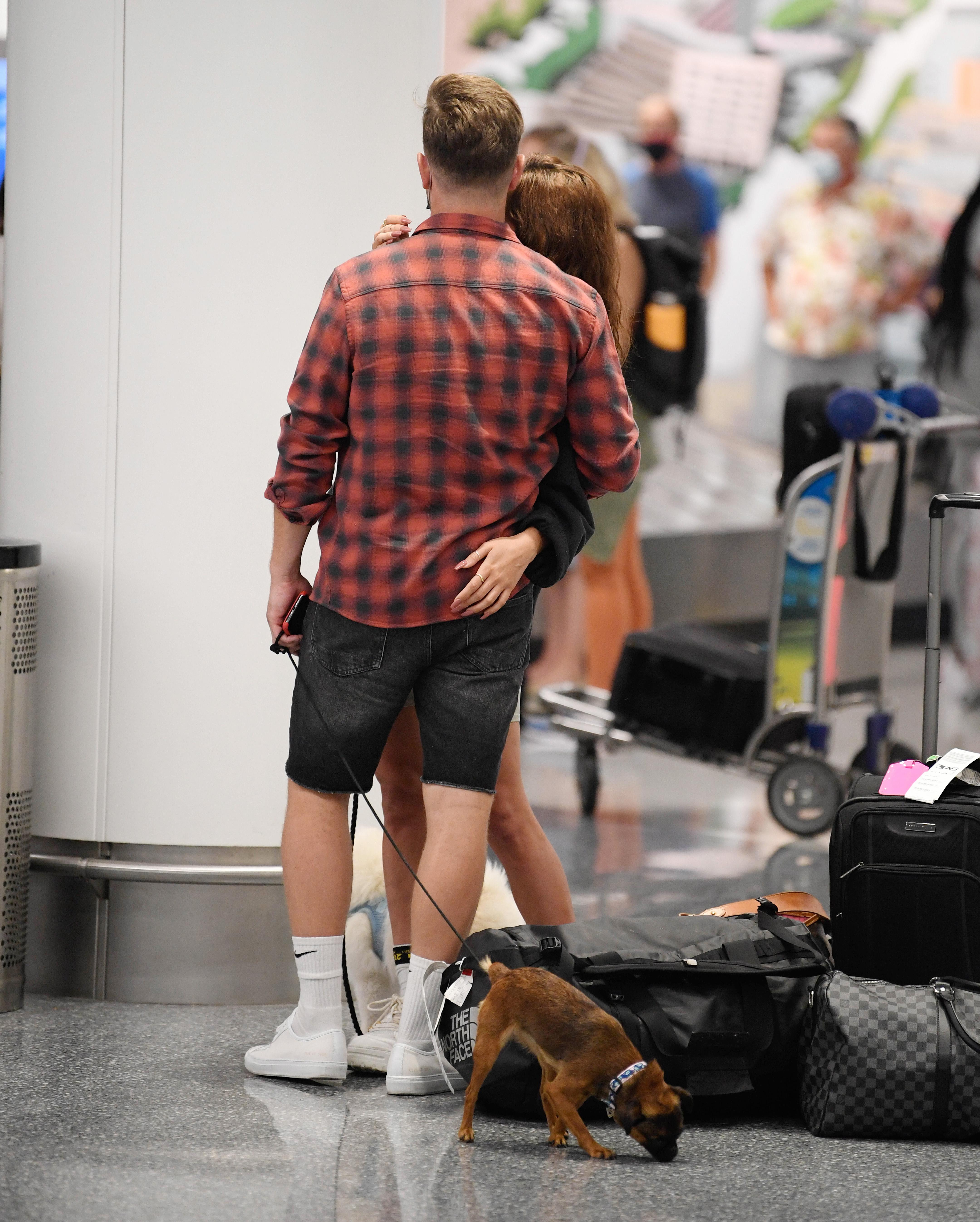 francesca-farago-jef-holm-pda-at-airport