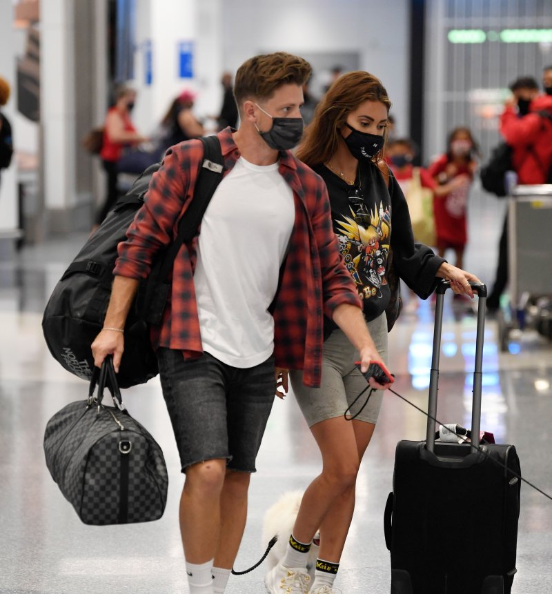 francesca-farago-jef-holm-pda-at-airport