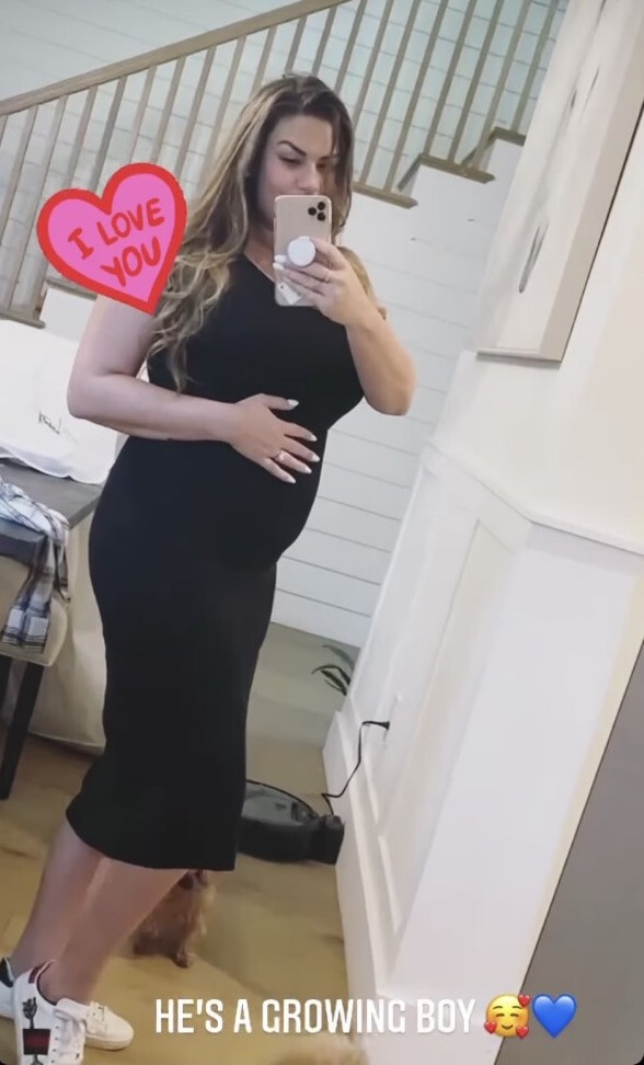 brittany cartwright baby bump