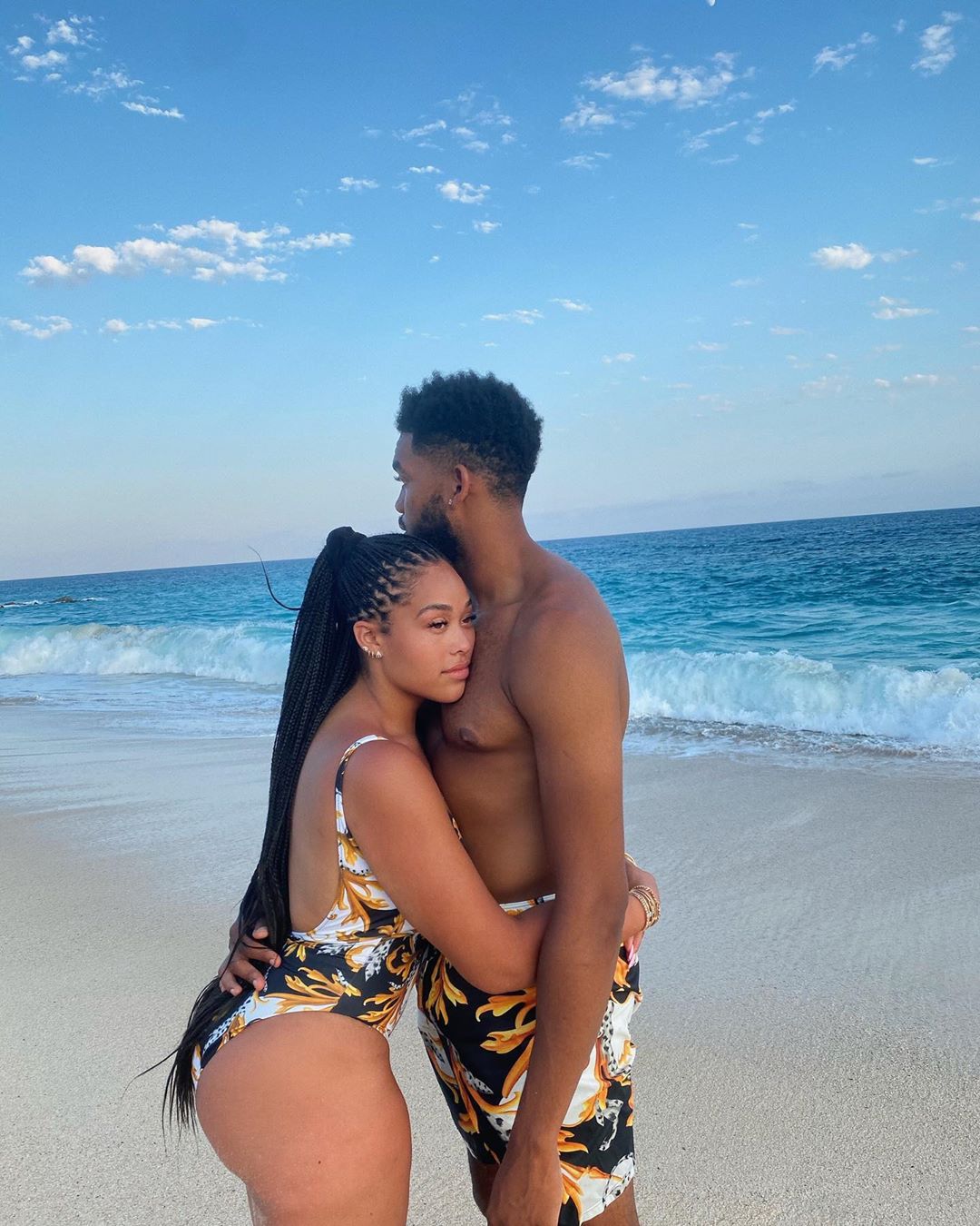 Darling💜 on X: I'm just so happy for Jordyn woods and Karl Anthony towns  🖤🖤 I just love this for them…. Jordy really won at the end 🖤🖤   / X