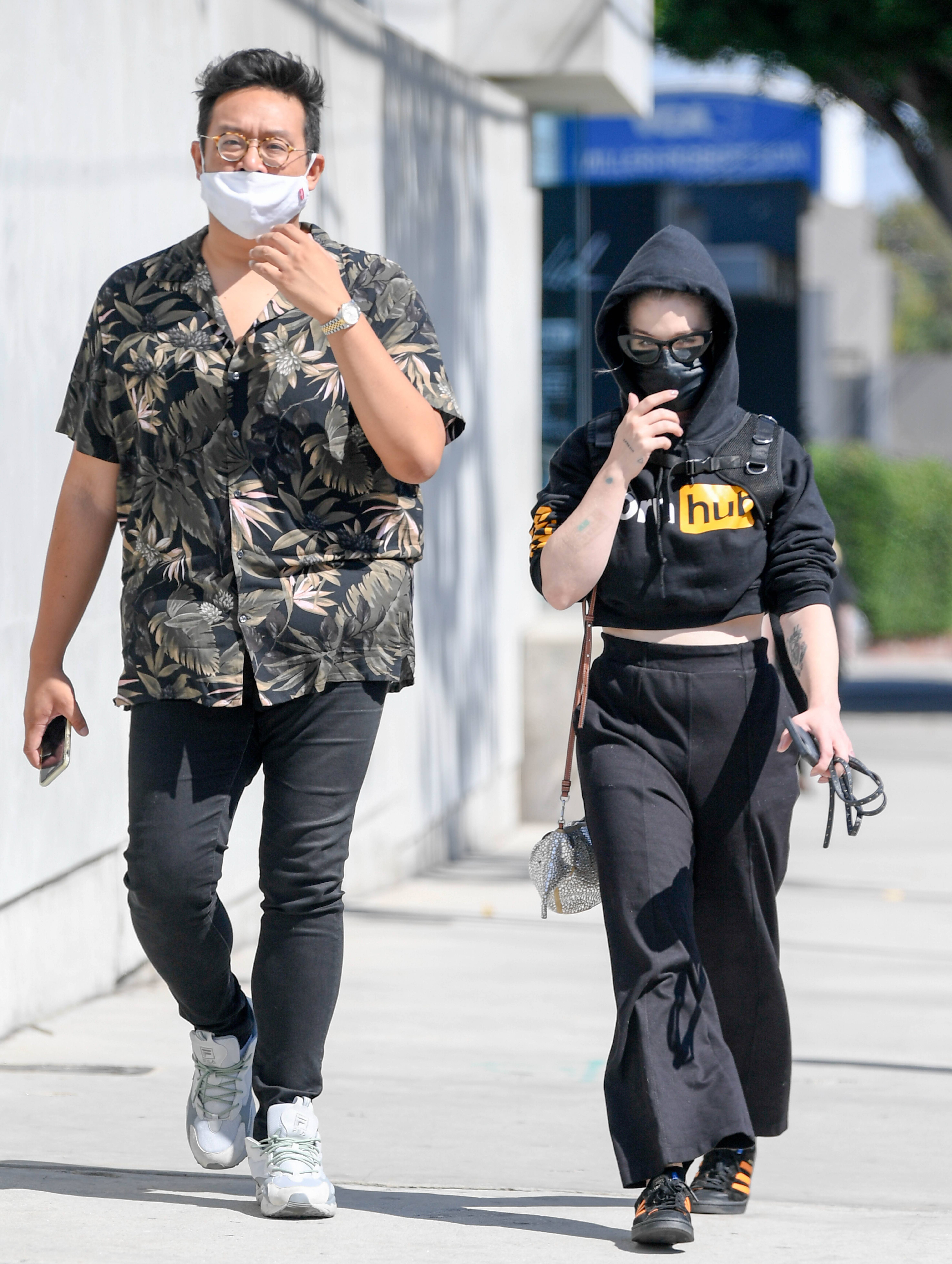 kelly-osbourne-shows-off-toned-tummy-amid-weight-loss