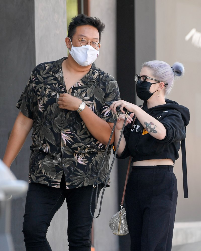 kelly-osbourne-shows-off-toned-tummy-amid-weight-loss