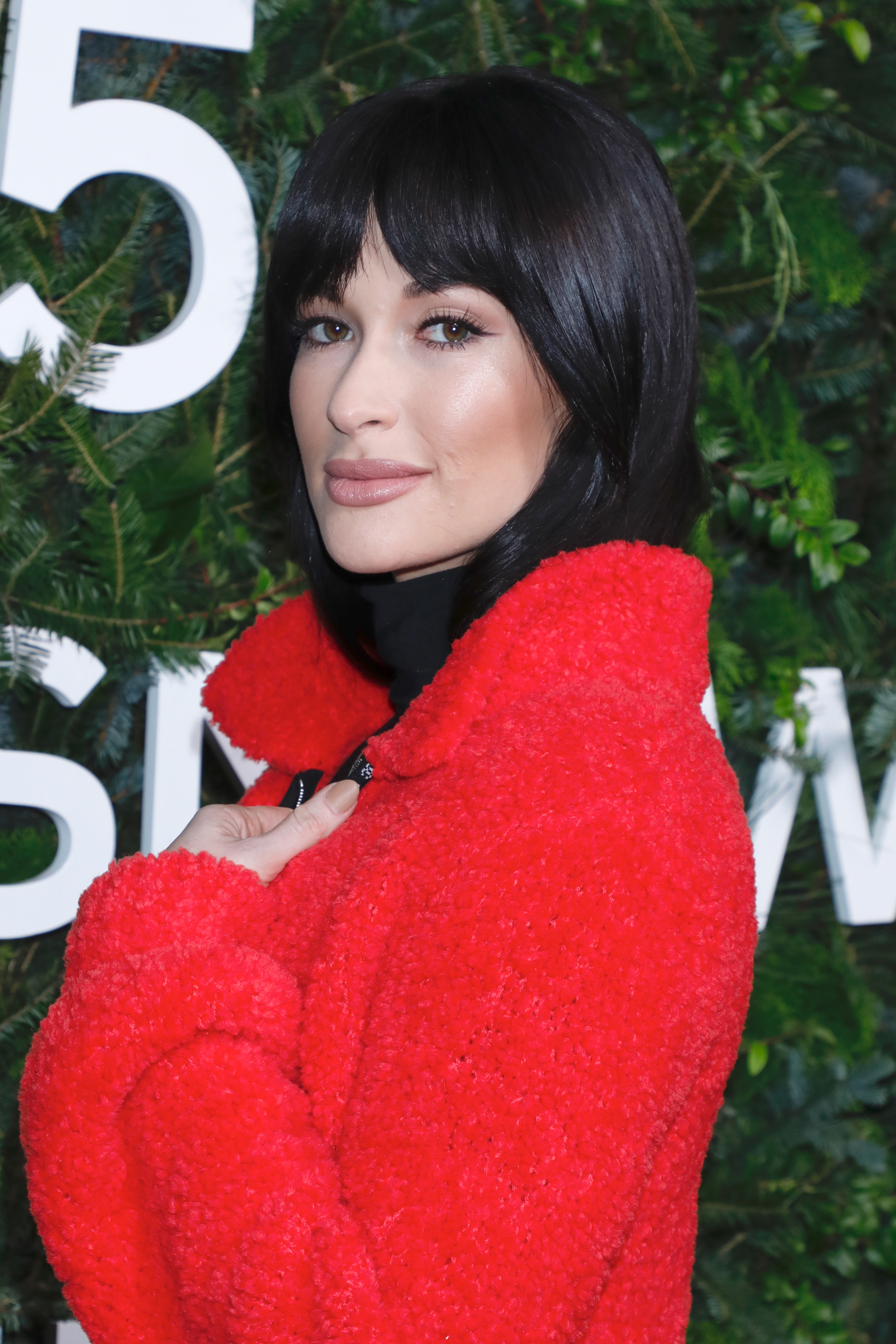 Celebrities React to Gigi Hadid and Zayn Malik's Baby Girl Kacey Musgraves