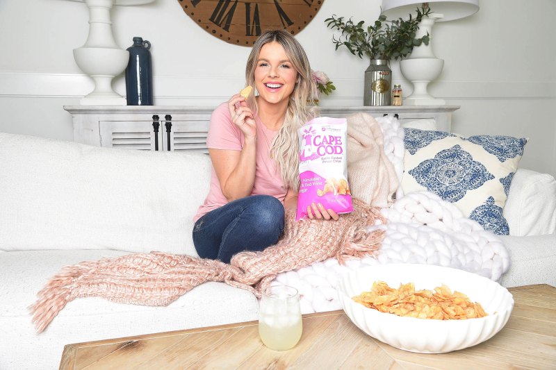 Ali Fedotowsky Eating Cape Cod Potato Chips Limited Edition Pink Himalayan Salt and Red Wine Vinegar Flavor
