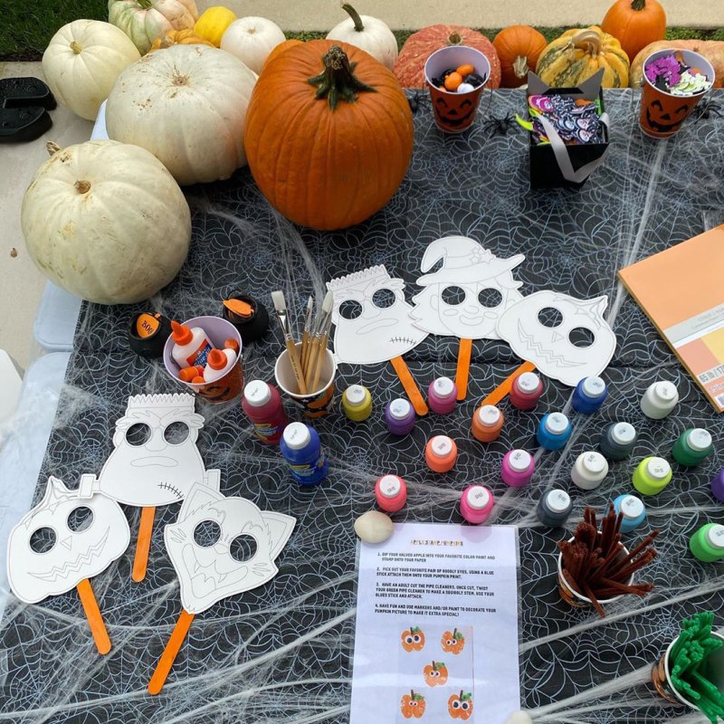 Khloe Kardashian Shares Pre-Halloween ‘Memories’ With Daughter True and Her Cousins