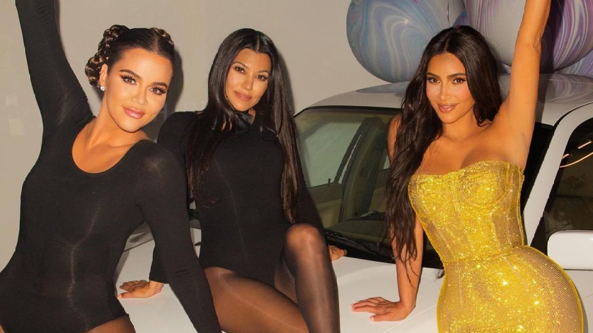 Kim Kardashian With Kourtney and Khloe at 40th Birthday Party
