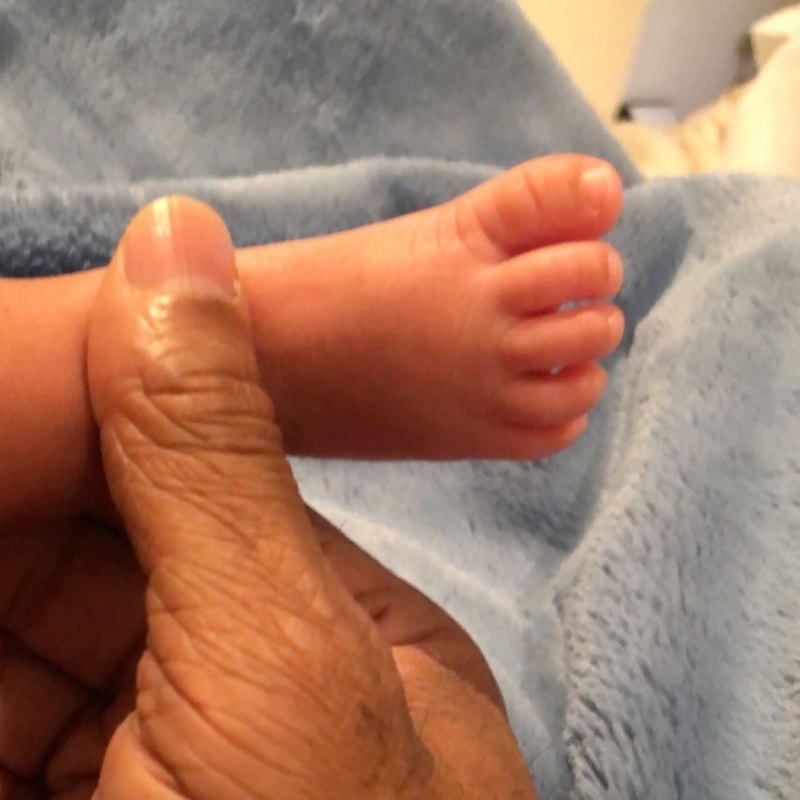 nicki-minaj-son-photos-baby-foot