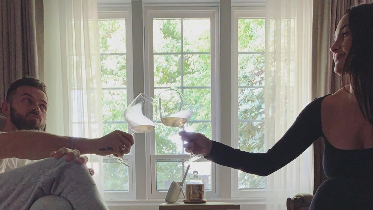 nikki-bella-artem-chigvintsev-mama-dada-date