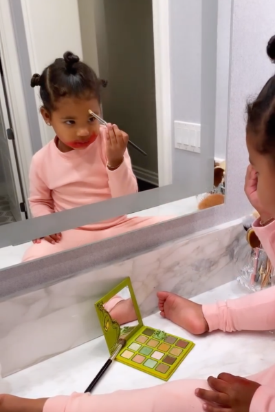 True Thompson Puts on Kylie Jenner's Grinch Makeup Collection