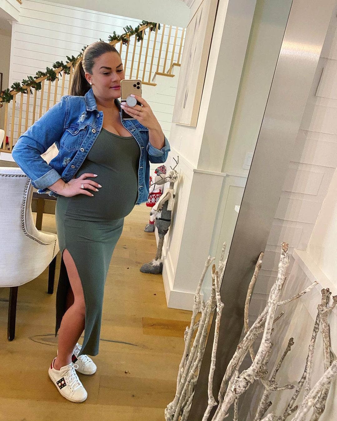 Brittany Cartwright baby bump