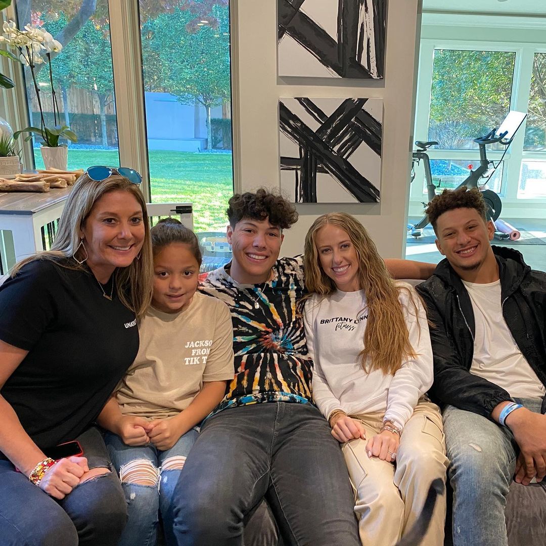 EXCLUSIVE: Randi Mahomes on what it's like to be mom of Patrick
