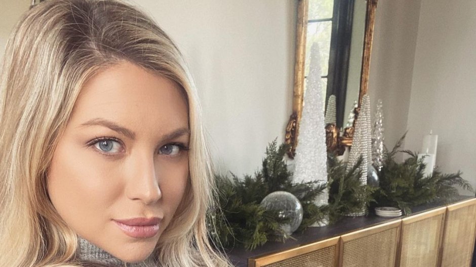 Stassi Schroeder Shows Christmas Decorations and Tree: Photos 1