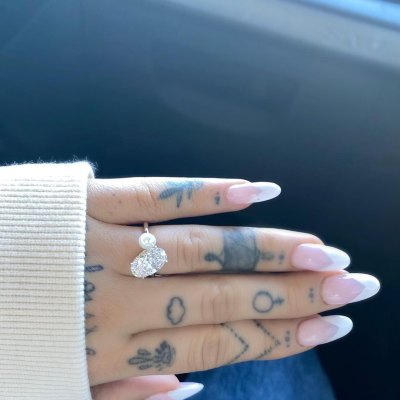 Ariana Grande Engagement Ring From Fiance Dalton Gomez