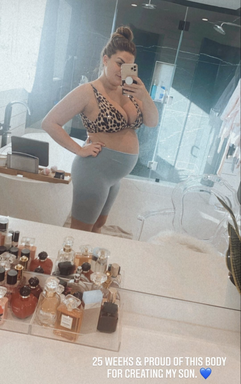 brittany cartwright baby bump