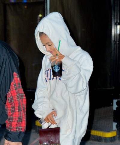Ariana Grande engagement ring from Pete Davidson