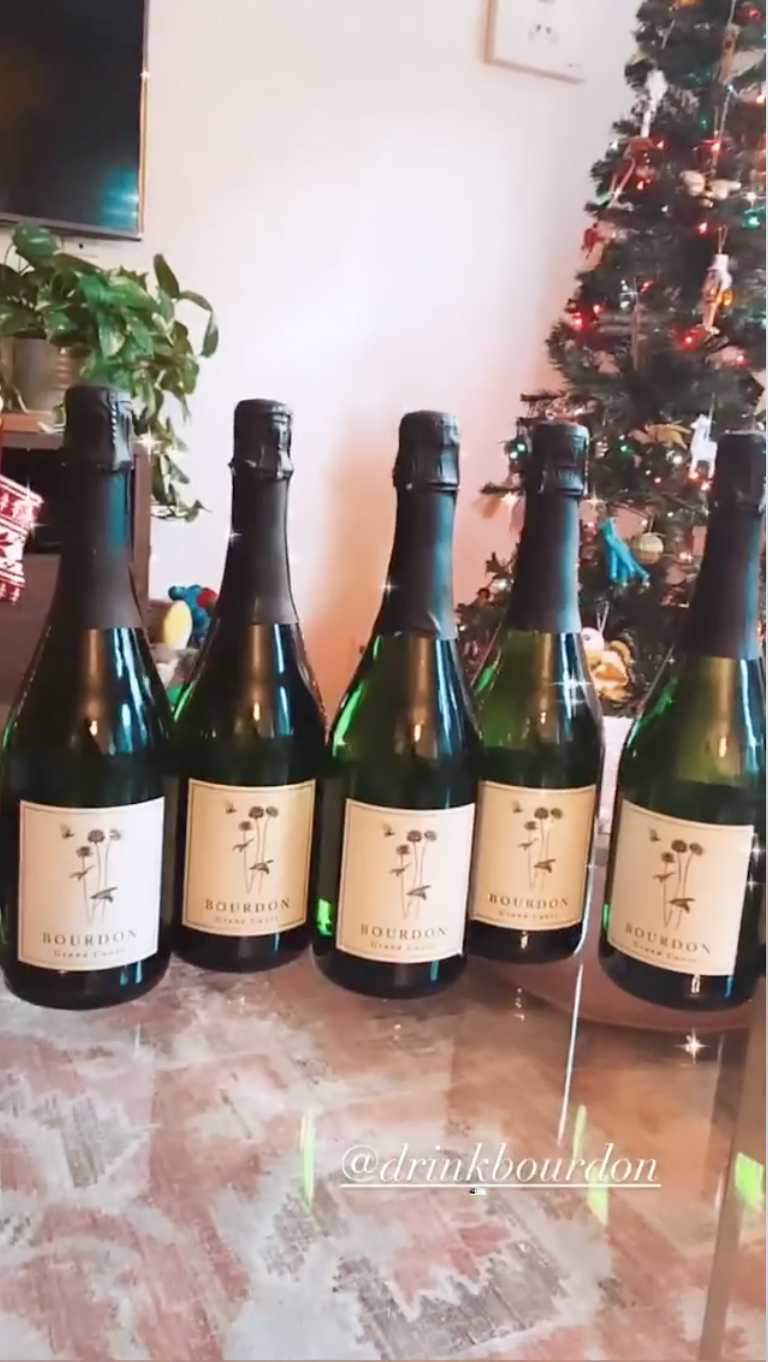 Christmas Decoration Ideas From Bachelor Nation: Home Photos Becca Kufrin