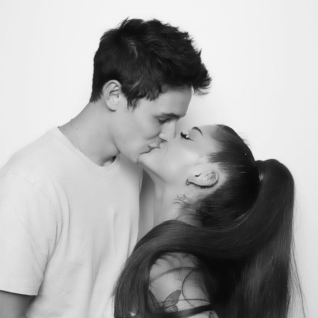 Ariana Grande, Husband Dalton Gomez Cutest Photos Rare Pics pic photo