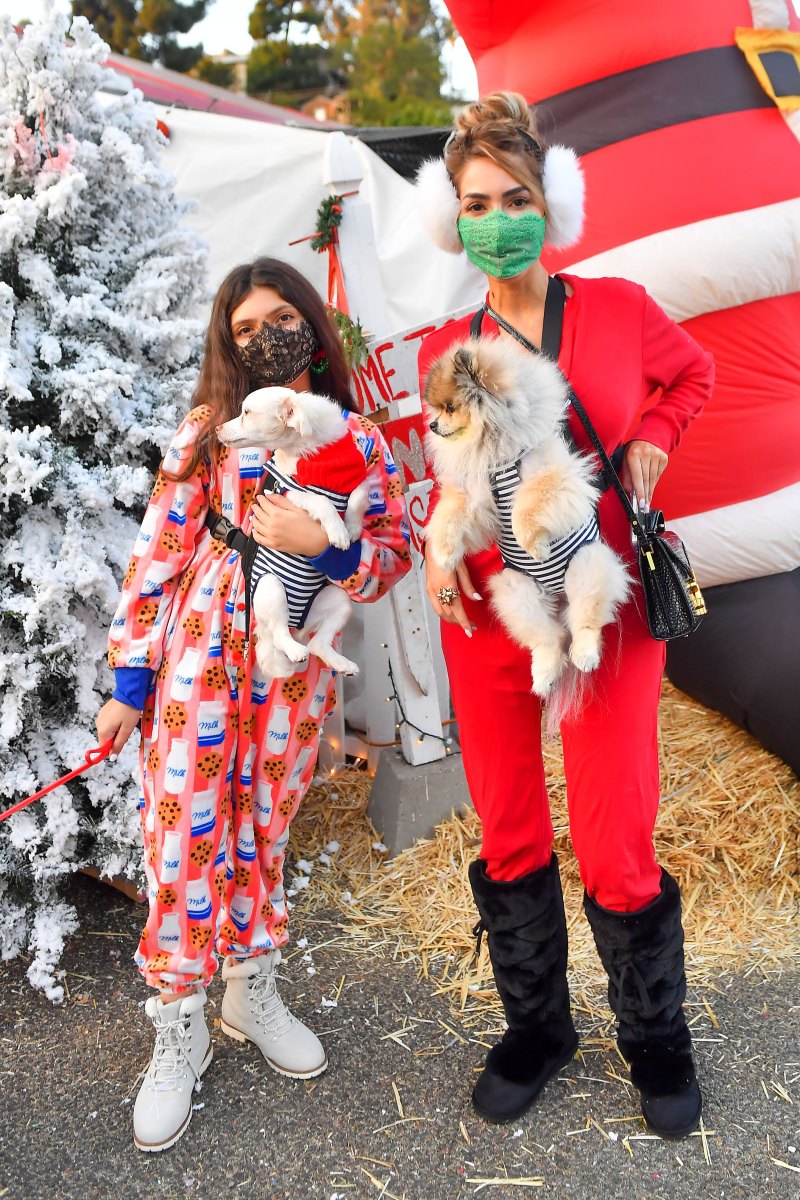farrah-sophia-abraham-wearing-onesies-while-christmas-tree-shopping