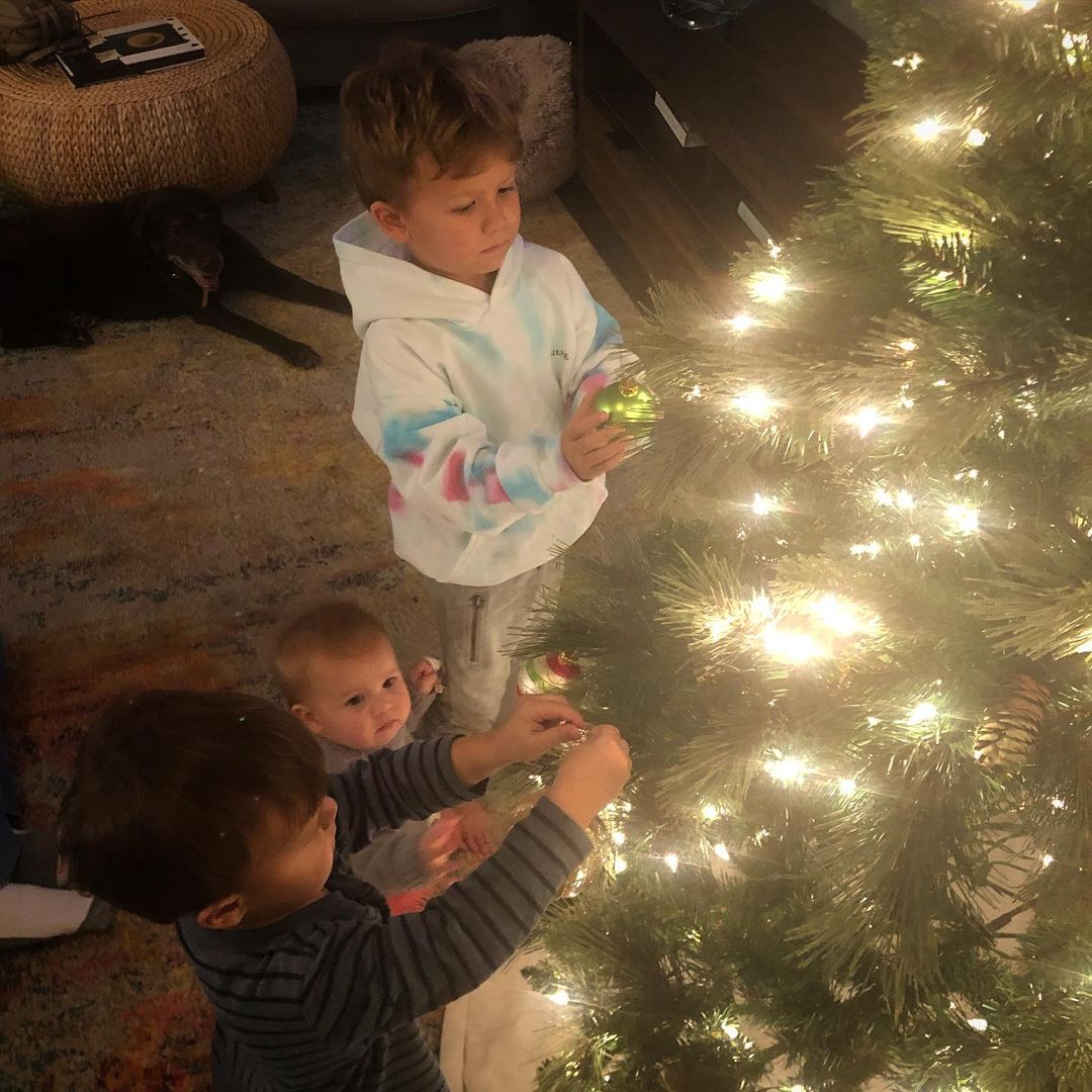 Christmas Decoration Ideas From Bachelor Nation: Home Photos Sean Lowe and Catherine Guidici