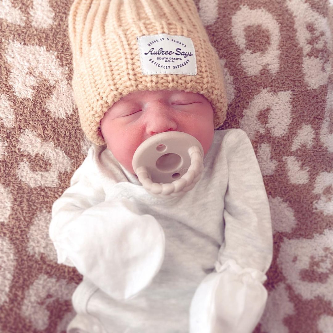 Chelsea Houska's Daughter Walker June DeBoer Photos: Baby No. 4 5