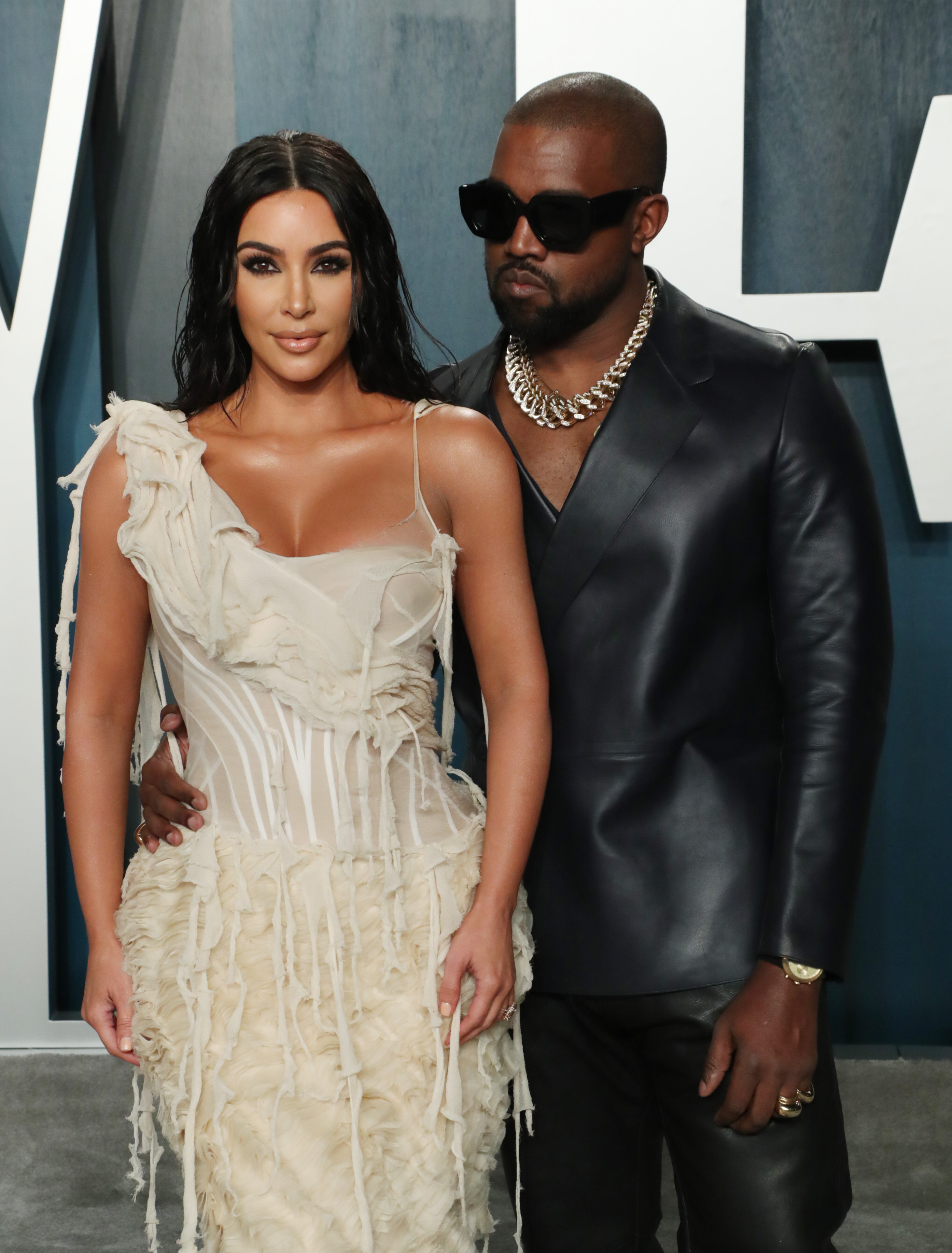 Kim and Kourtney Kardashian Go to 'Bible Study' Amid Kanye Drama