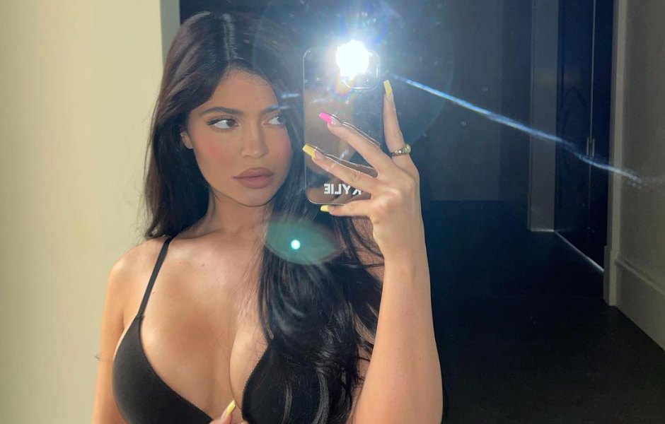 Kylie Jenner Flaunts Her Toned Tummy and Cleavage After a Hard Workout