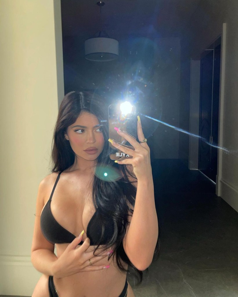 Kylie Jenner Flaunts Her Toned Tummy and Cleavage After a Hard Workout