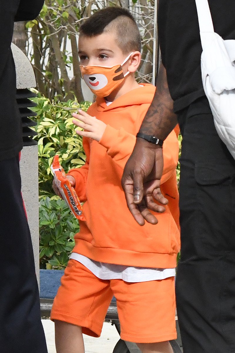 Scott Disick and Amelia Gray Leave Miami With His Kids: Photos 5