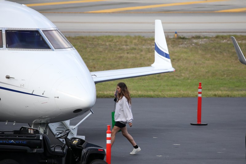 Scott Disick and Amelia Gray Leave Miami With His Kids: Photos 9