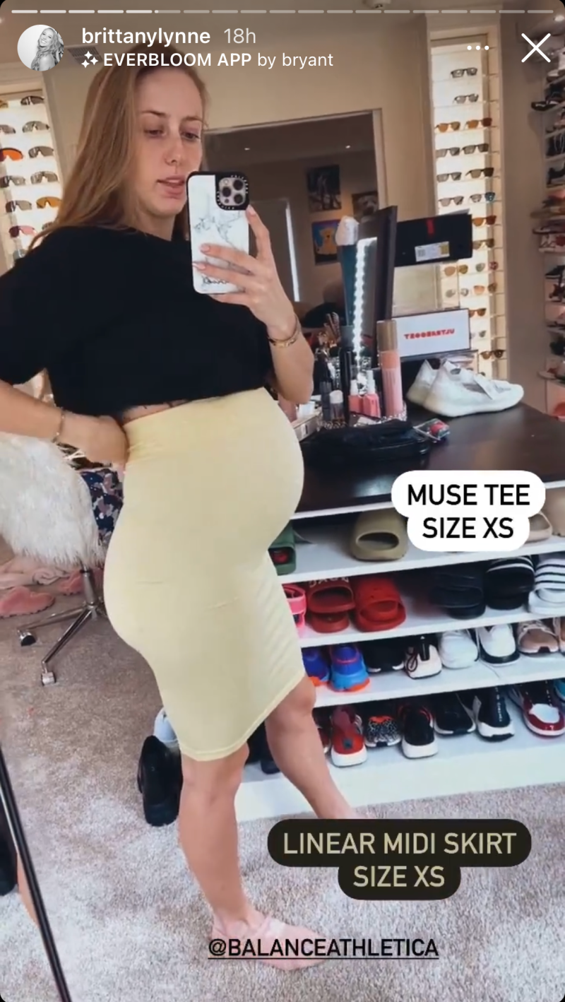 brittany-matthews-baby-bump-maternity-clothes-try-on