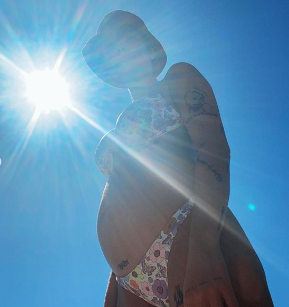halseys baby bump