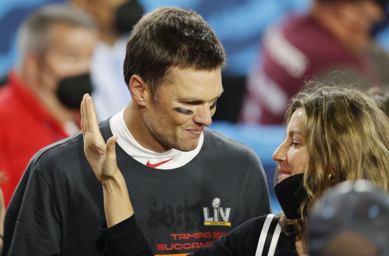 Tom Brady and Gisele Bundchen Kissing Photos After Super Bowl LV 2