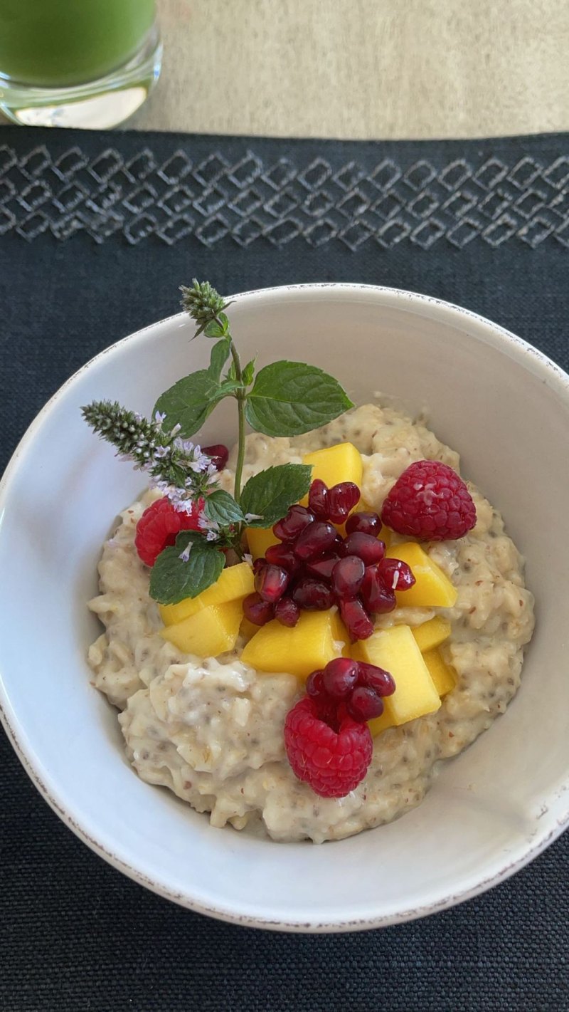 What Would Kylie Jenner Eat? The 'KUWTK' Star's Favorite Meals for Breakfast, Lunch and Dinner