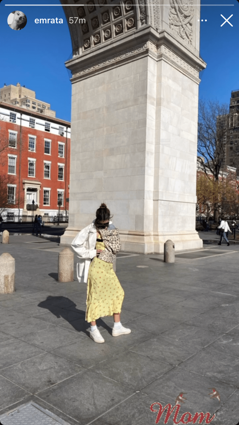emily-ratajkowski-post-baby-body-dress-washington-sq-park