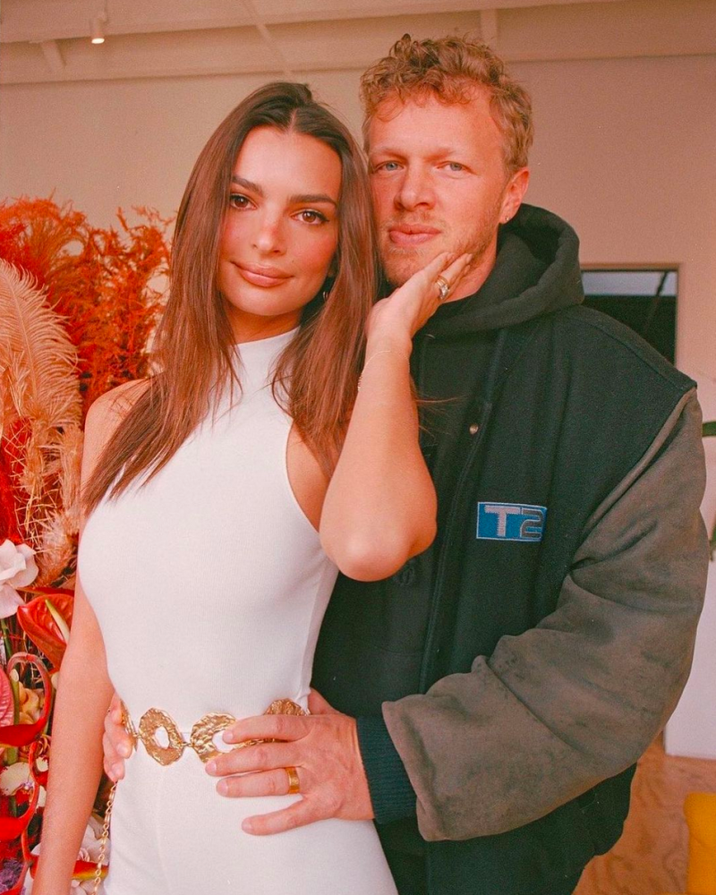 emily-ratajkowski-sebastian-bear-mcclard-welcome-baby-no-1