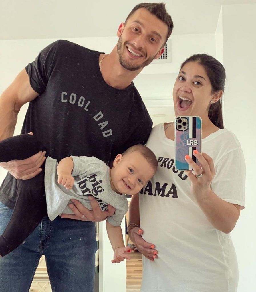 Loren-Brovarnik-Baby-Bump-Photos