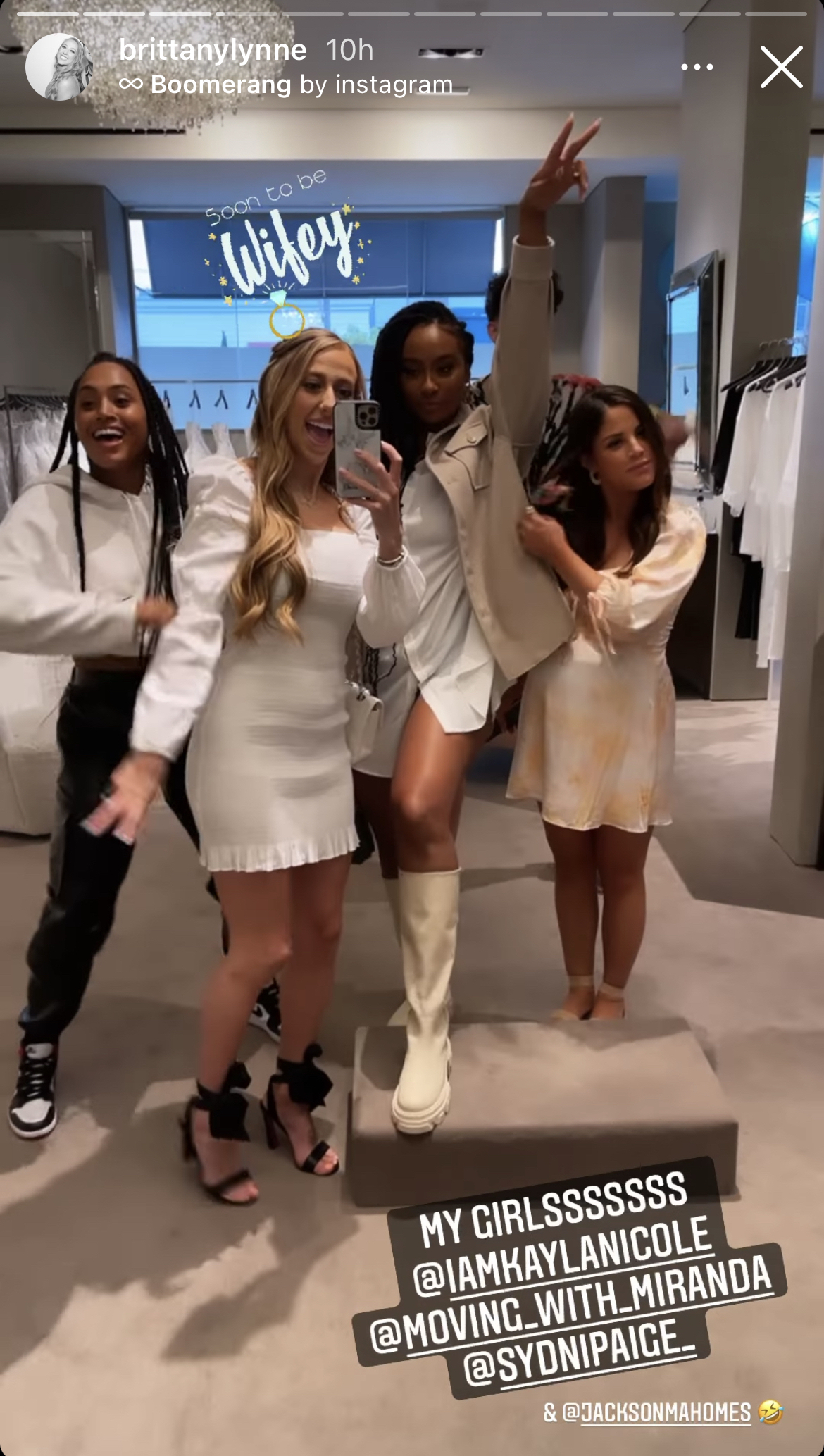 Brittany Matthews Shops for Wedding Dress With Friends: Photos