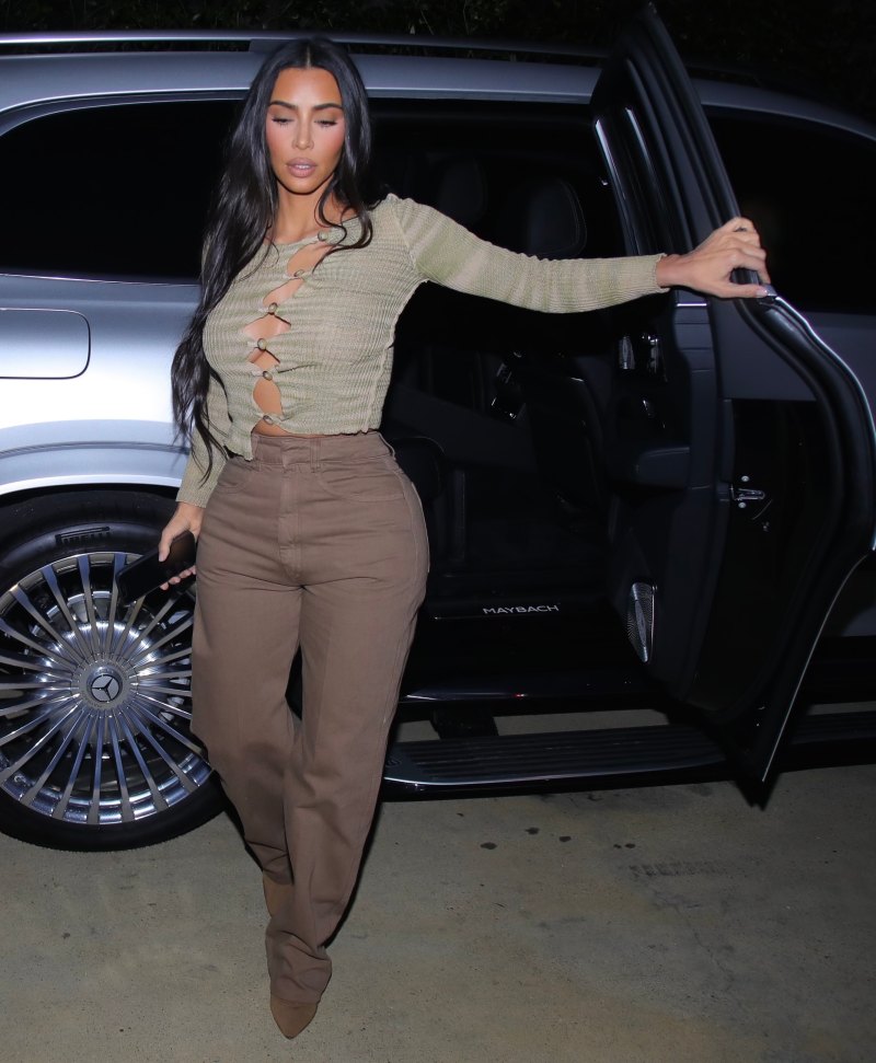 kim-kardashian-goes-braless-to-dinner-in-beverly-hills-amid-kanye-divorce