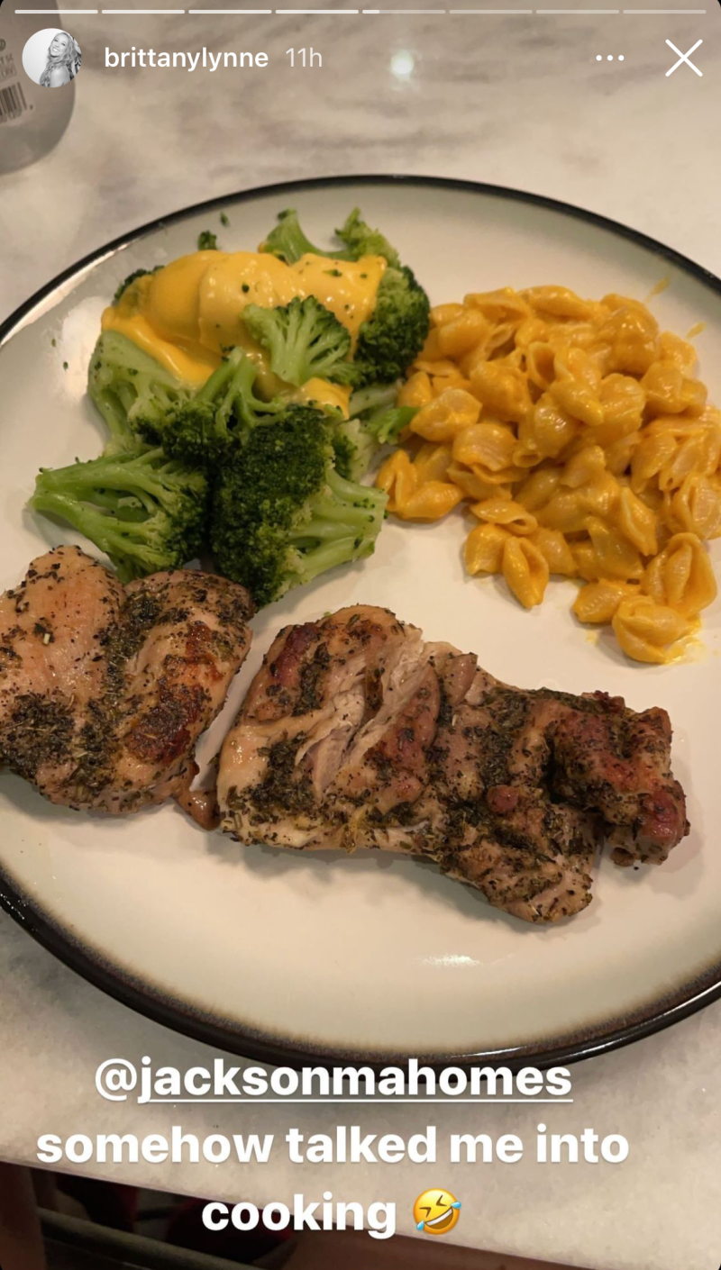 brittany-matthews-food-diet-homecooked-meat-broccoli-mac-cheese