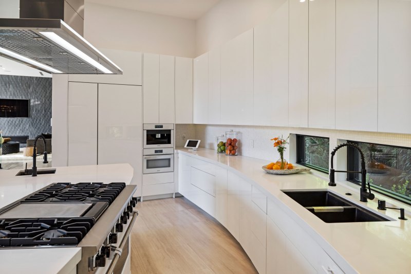 Brooklyn Beckham, Nicola Peltz Buy $10.5 Million Home: Photos 11